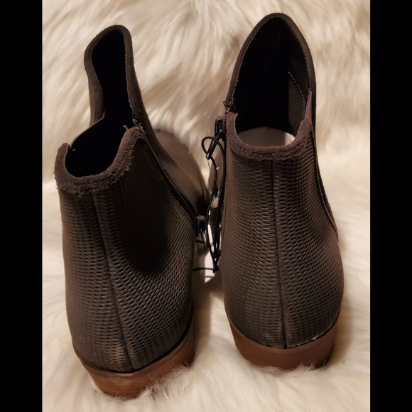 Kensie Ladies' Short Suede Boot Gerona - Picture 5 of 8